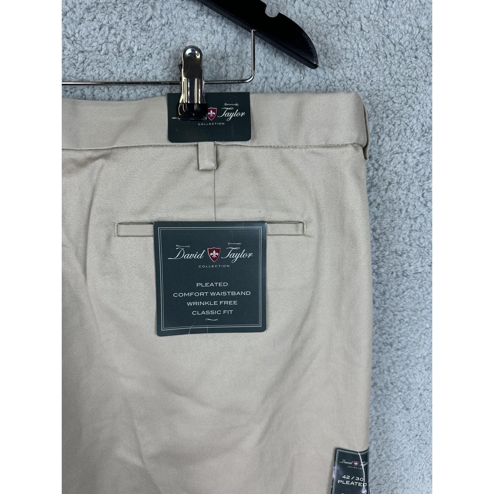 David Taylor Pants Mens 42x30 Khaki Pleated Classic Fit Comfort Waistband NWT